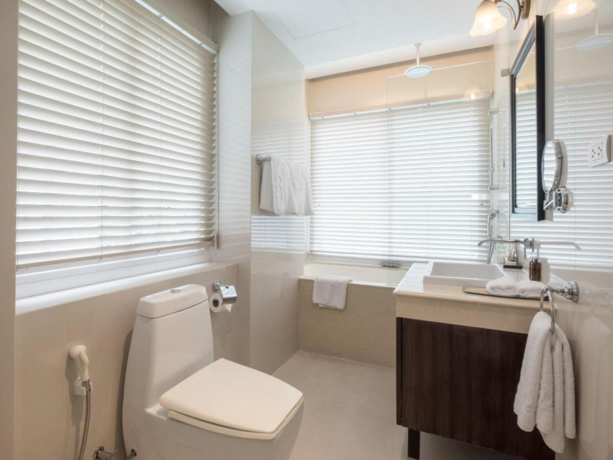 Rongratana Executive Residence Bangkok Dış mekan fotoğraf