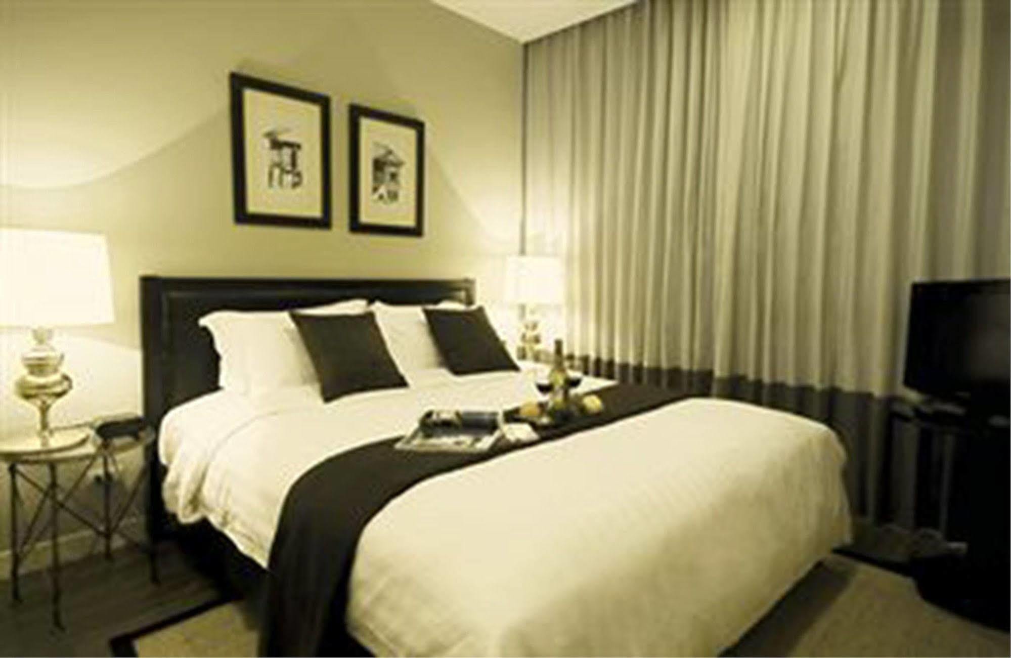 Rongratana Executive Residence Bangkok Dış mekan fotoğraf